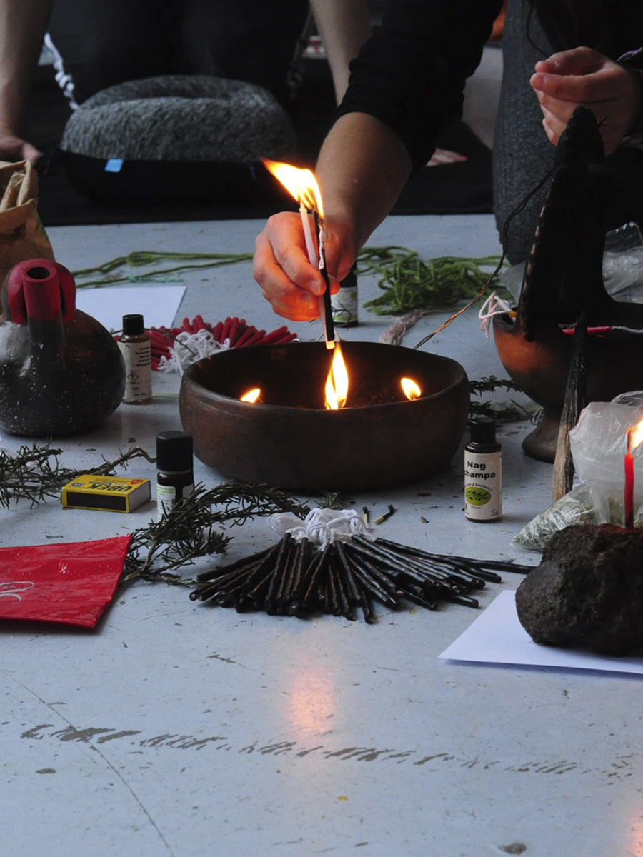 El fuego que nos une [The Fire That Binds Us]